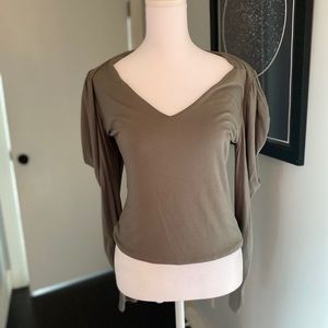 Vestique puff shoulder top